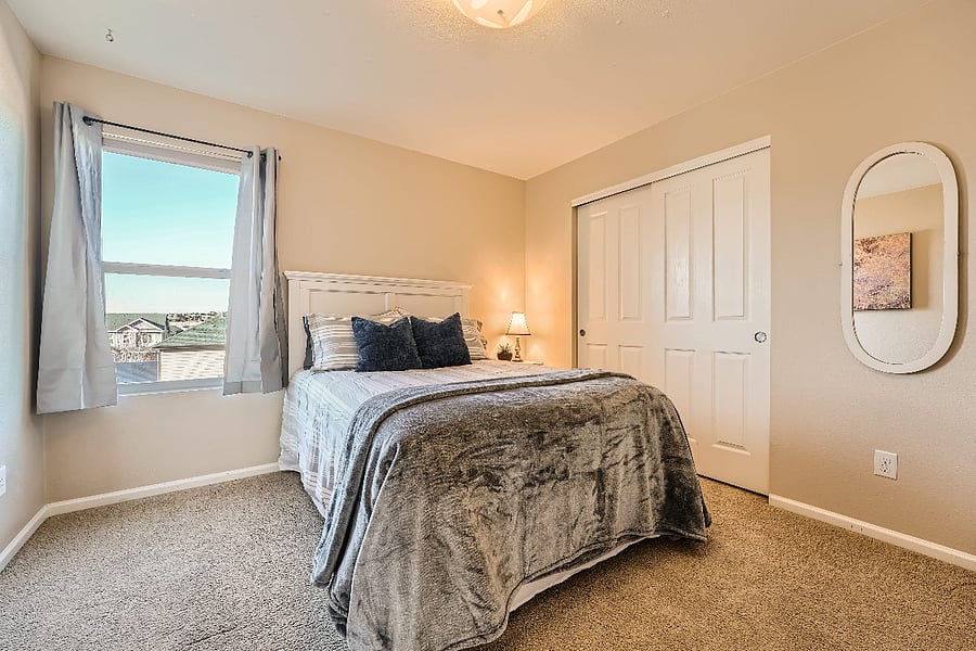 1 Queen Bed with Desk