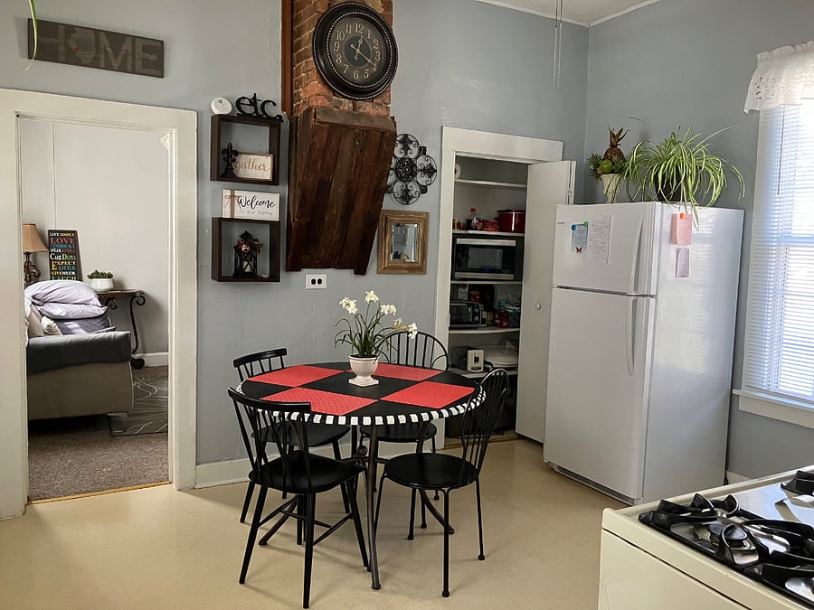 Kitchen. W pantryfully equipped w cooking utensilsgas self ignition stove.