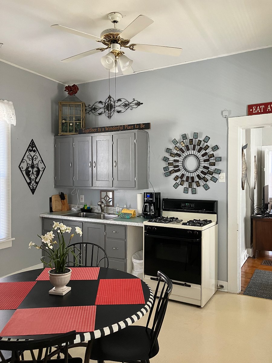 Kitchen. Fully equipped for cookingclean!!!!