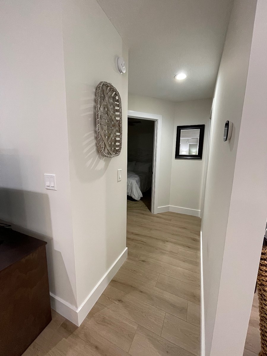 Hallway to the two other bedrooms