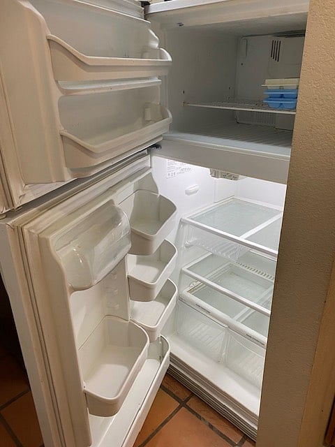 Full refrigerator / freezer