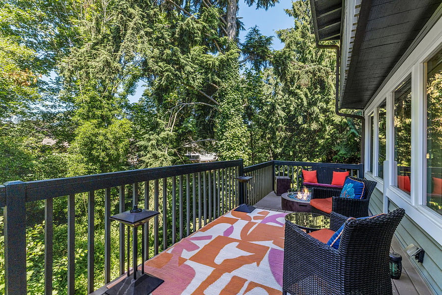 Main Deck with fire pit 