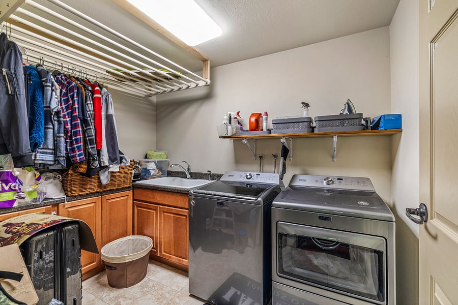 Full laundry 