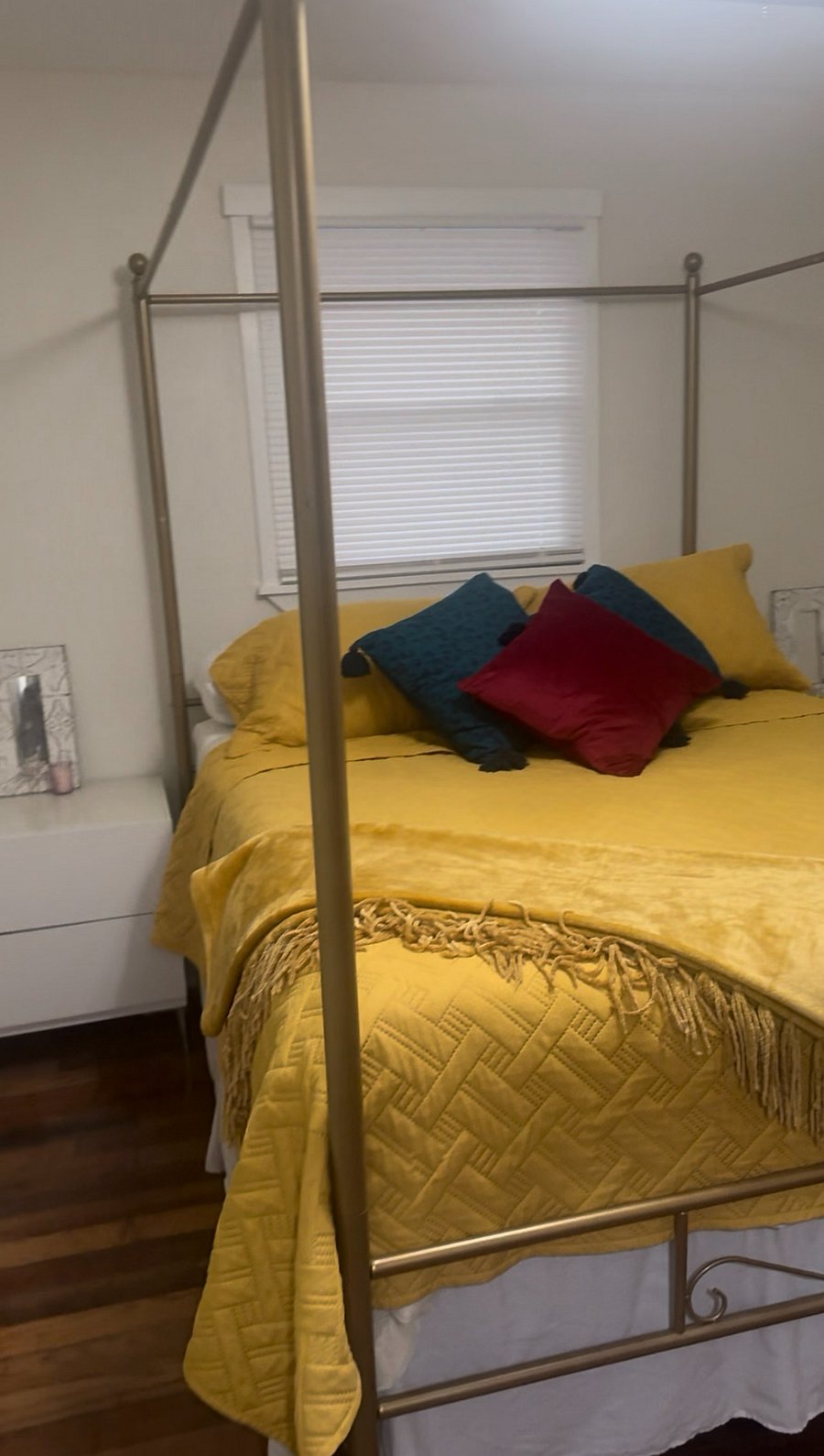 Queen size bedroom suite