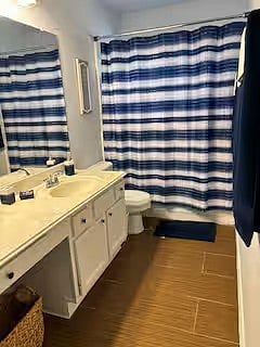 Full Bathroom 1