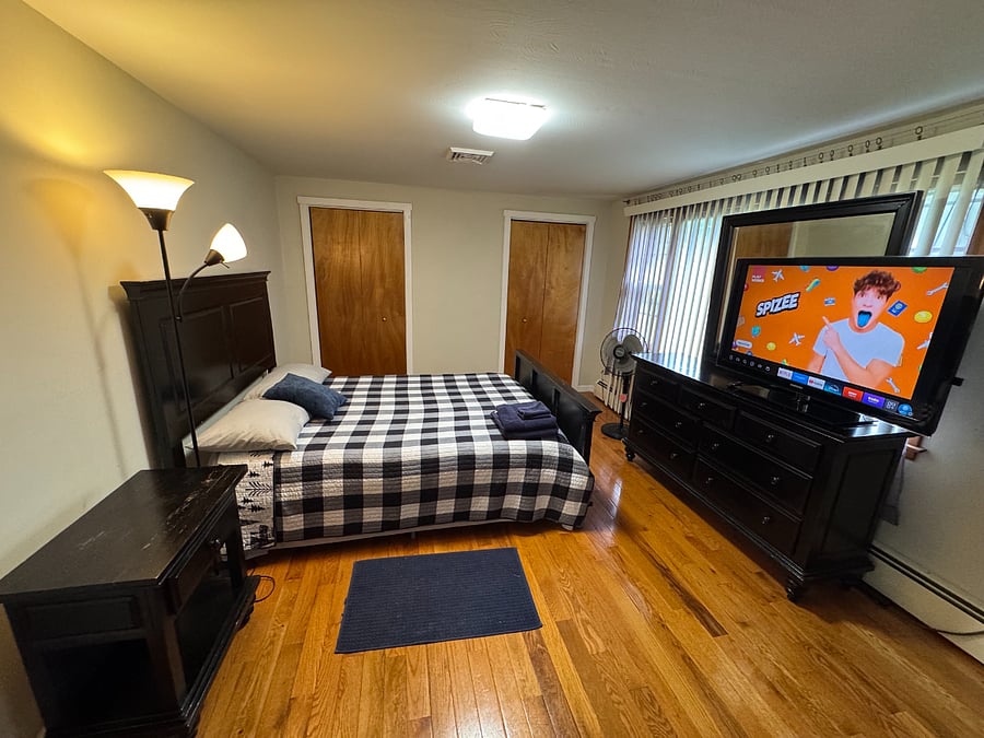 Master bedroom 1
