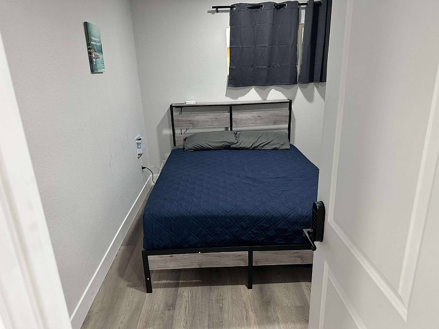 ROOM 1
