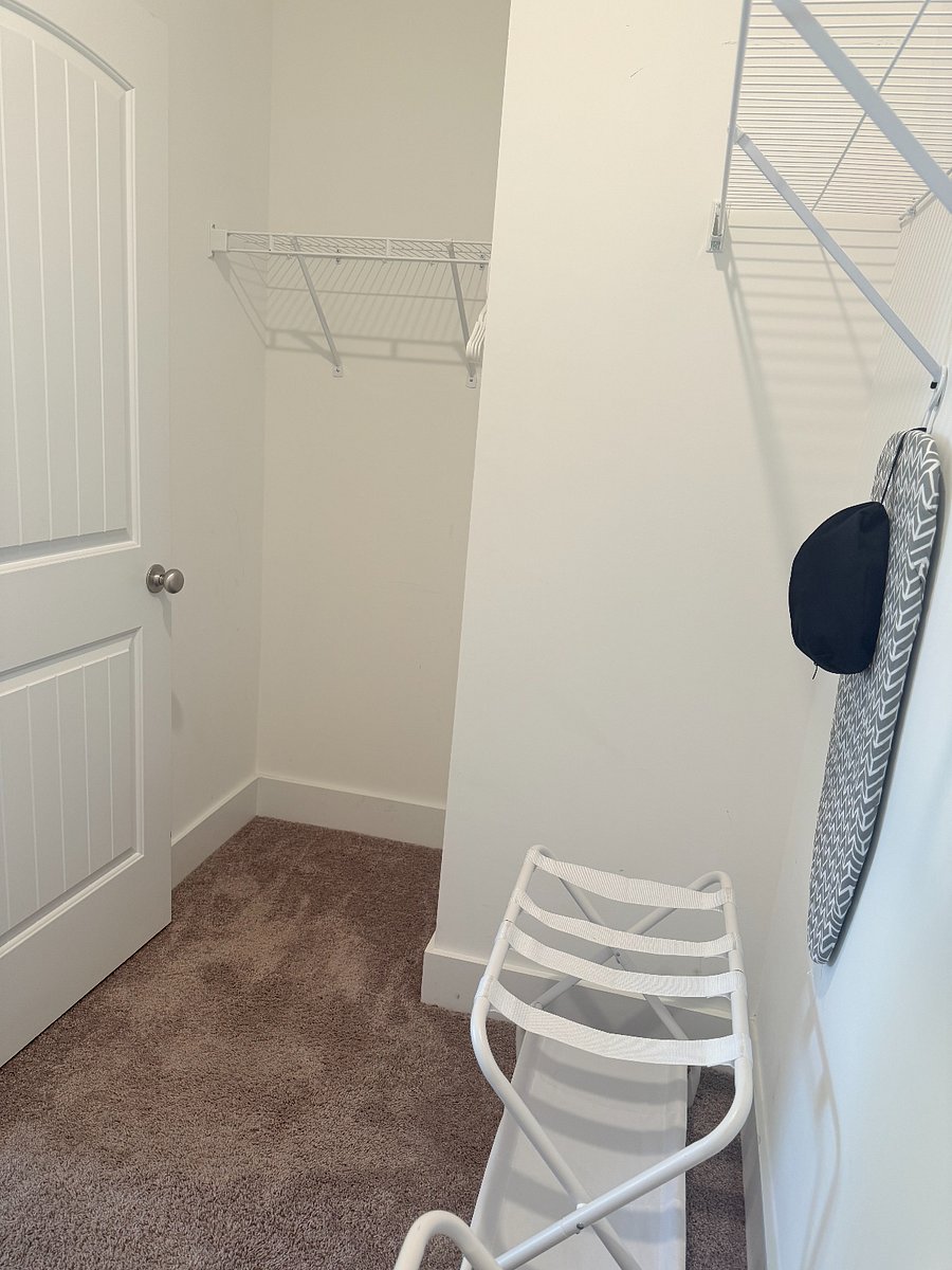 Master Bedroom walk in closet
