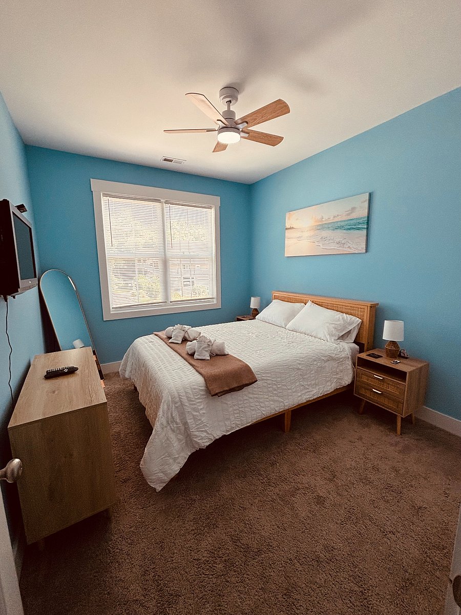 Second Bedroom- Queen bed