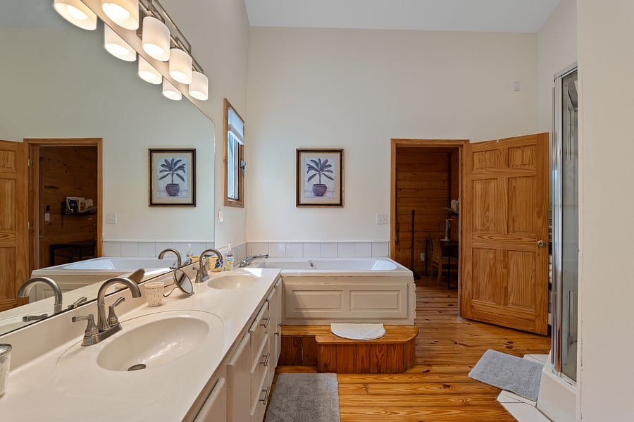 upstairs primary bathroom