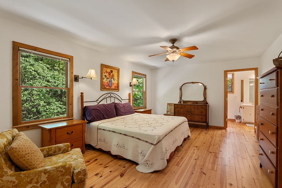 primary king bed