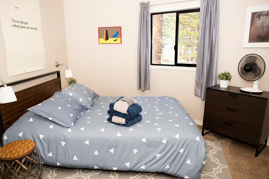 Smaller room with a queen bed