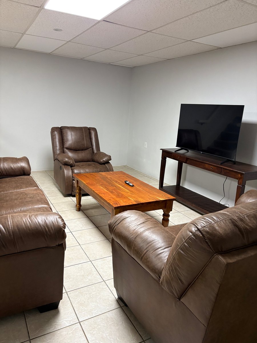 Furnished Finder property 922806_1 photo 3