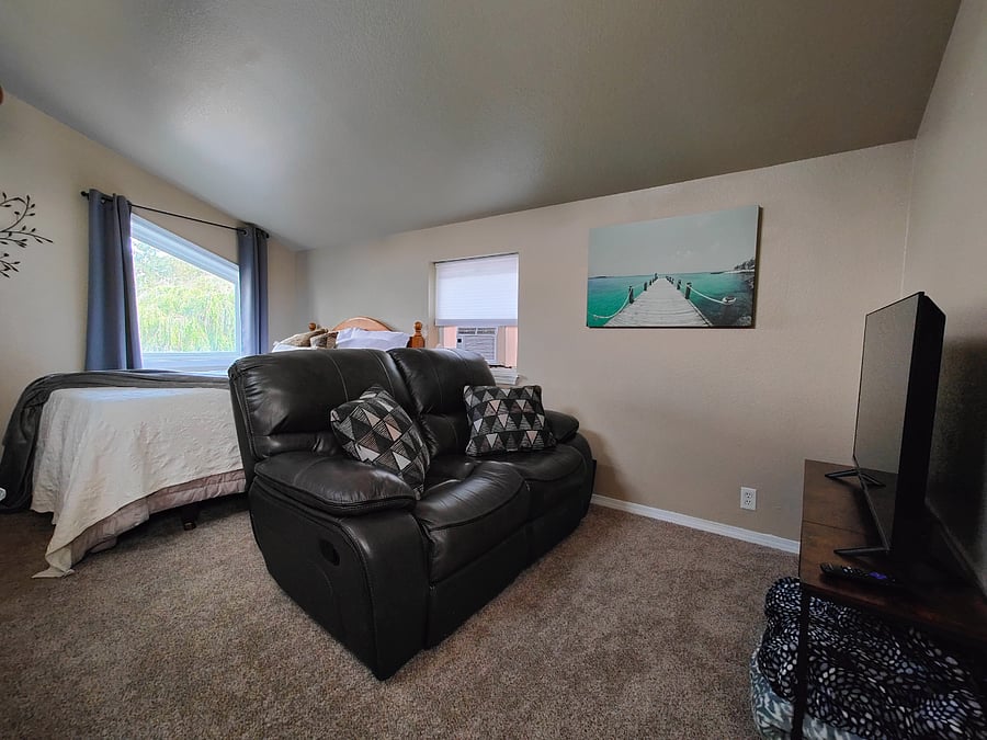 Upstairs bed/living area