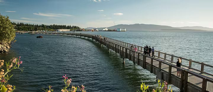 Fairhaven waterfront only 18 mins away