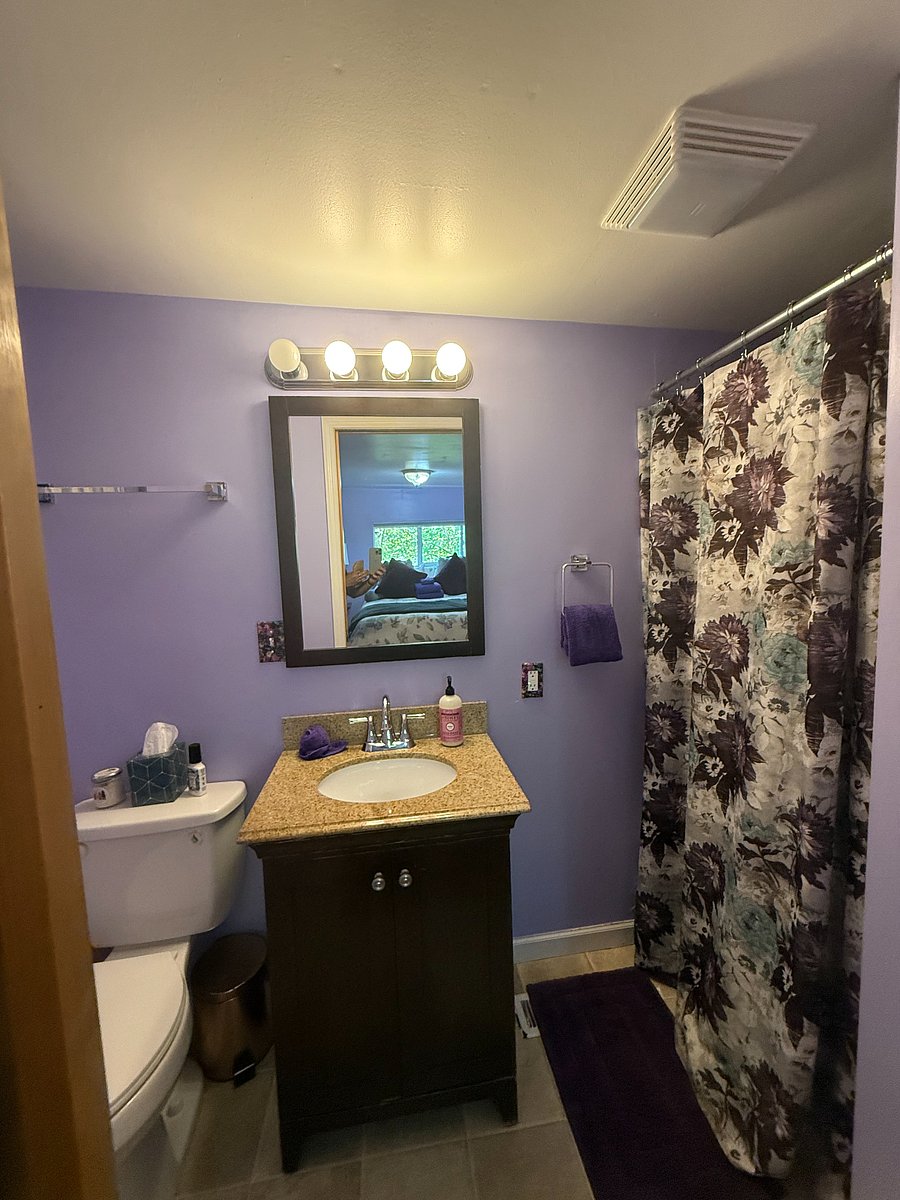3/4 bath ensuite to back bedroom