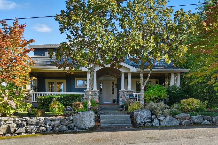 Front of house, guest suite is in back of home.