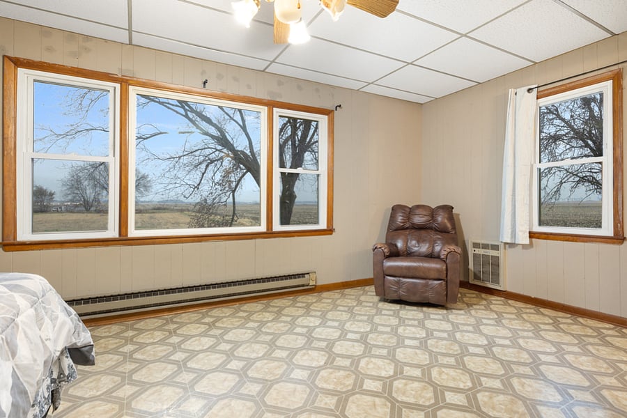 Extra bed/room. Can be use as an office.