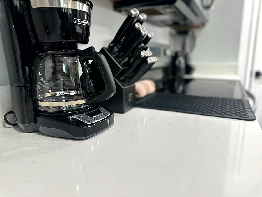 Start your day with the perfect brew from this sleek, easy-to-use coffee makeryour ideal cup, every time.
