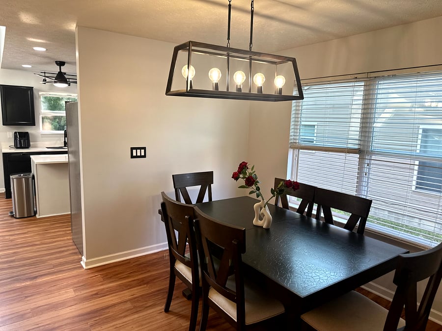 Savor each bite in this seamless space where delicious moments are shared and memories made. Elegant dining, next to the kitchen where your culinary creations have come to life.