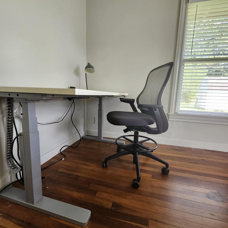 60x30 Motorized Sit/Stand Desk w/Office Stool.