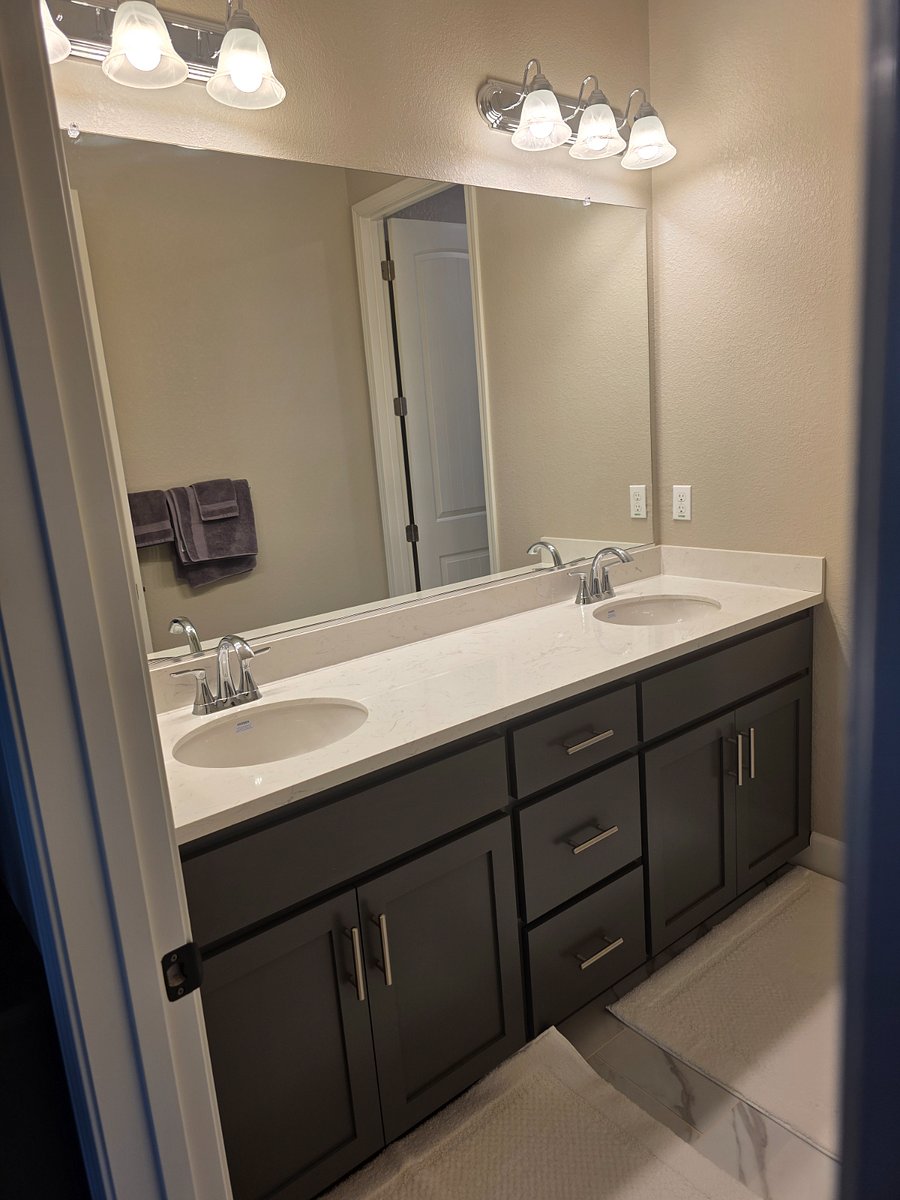 Better view, second-level bathroom, across from the loft area, divided by two bedrooms.