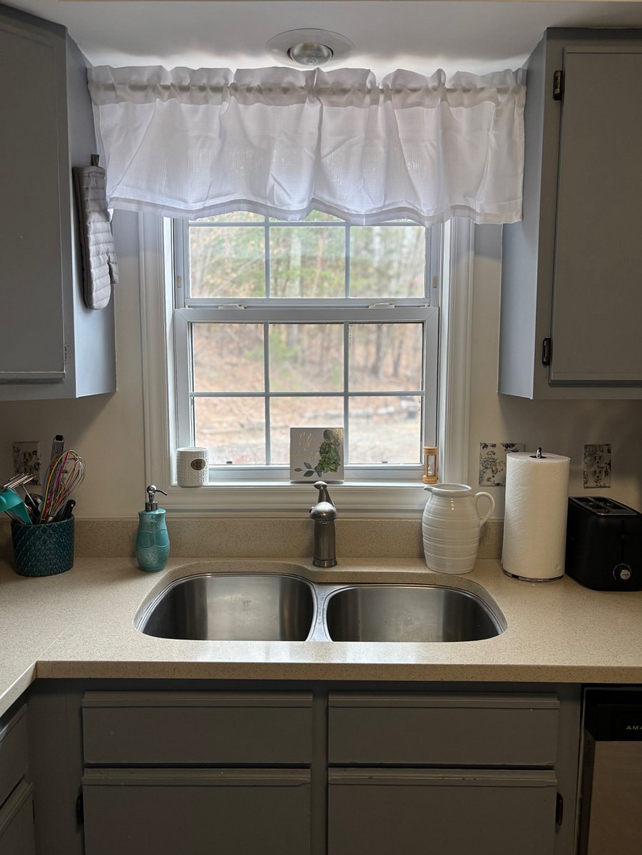 Fully stocked kitchen with Mircrowave, Dishwasher, Oven/Stove, Mr Coffee, Kuerig, Toaster, Blender, Counter Mixer, Ninja Pressure Cooker/Air Fryer/Dehydrator, Crock Pott, Dishes, Cups, Wine glasses, Coffee Cups, Utensils, Silverware, Pots/Pans, etc.