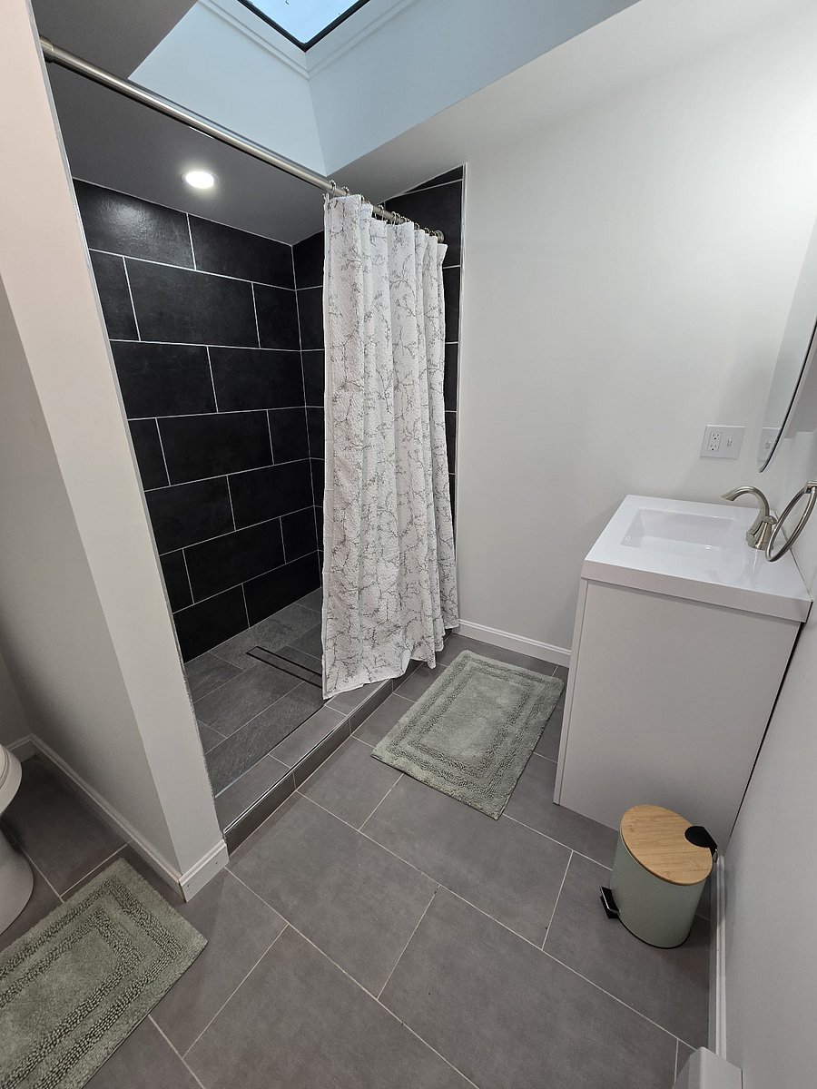 Room 4: Top Floor Master Bath with Skylight