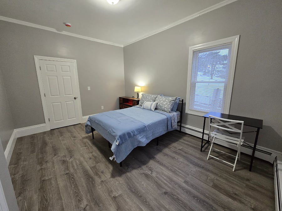 Room 2: park view photo 2