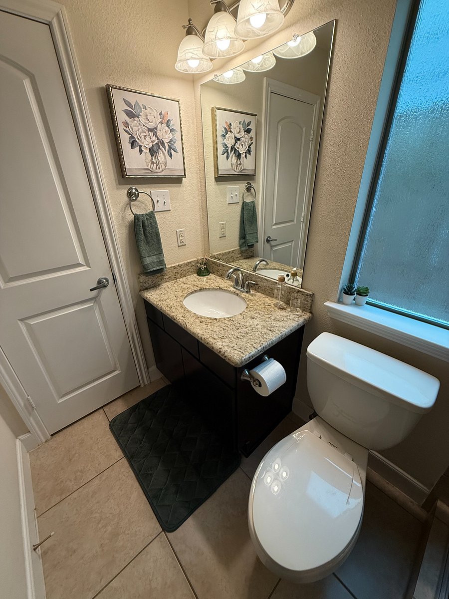 Attached 3rd bathroom