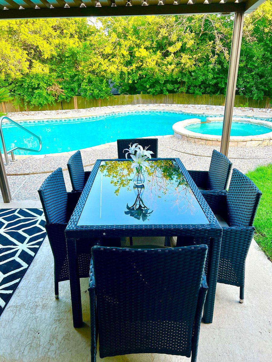 Outdoor Dining Table for 6