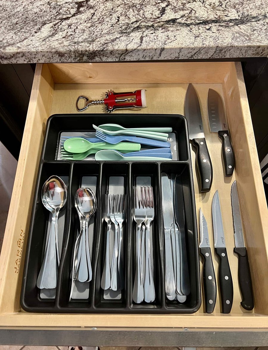 Silverware and Kids Plasticware Set
