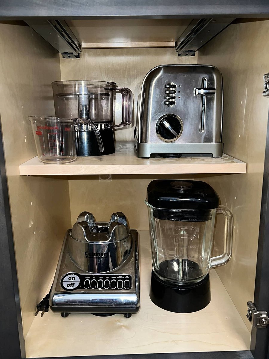 -Blender/Food Processor -Toaster
