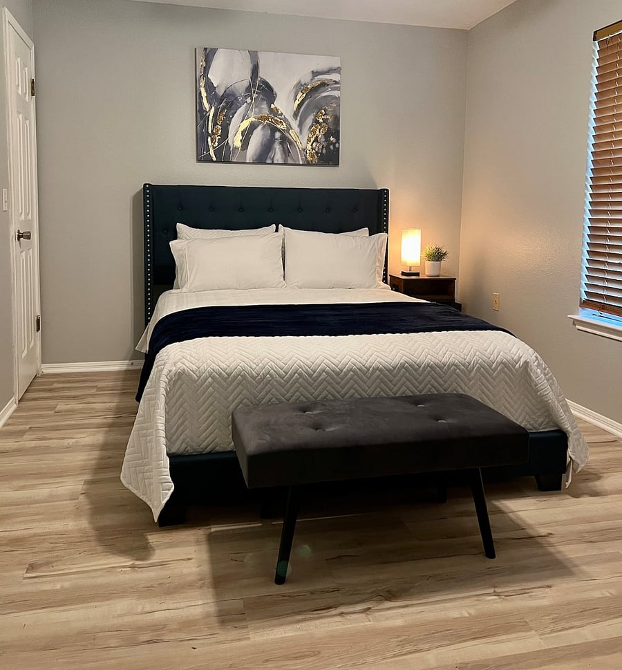 Blue Room- Queen Size Bed
