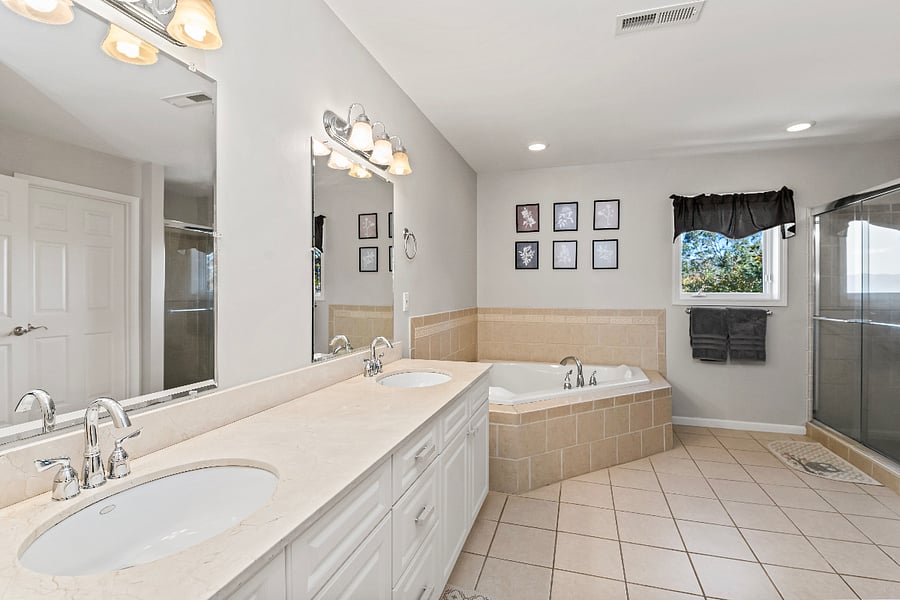 Master bath ensuite