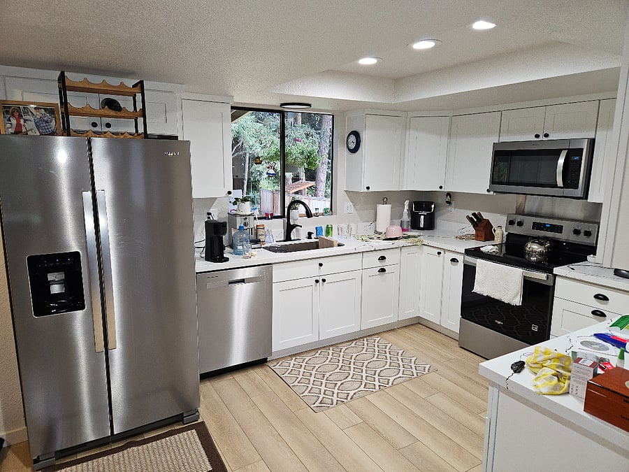 Well stocked kitchen 