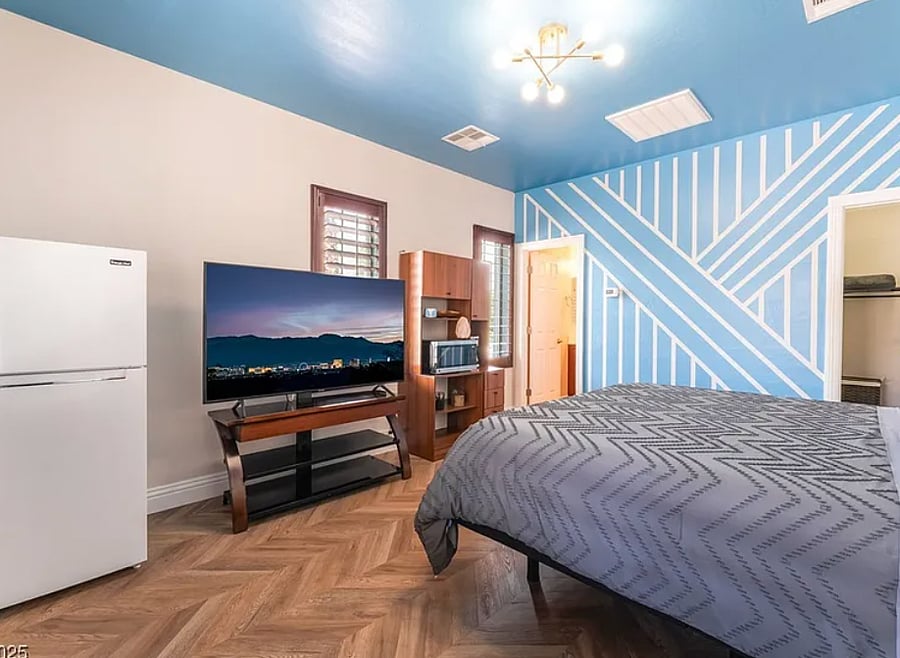 Downstairs casita - separate from the house. Own entrance with king size bed, tv, apartment size fridge and private bathroom. 