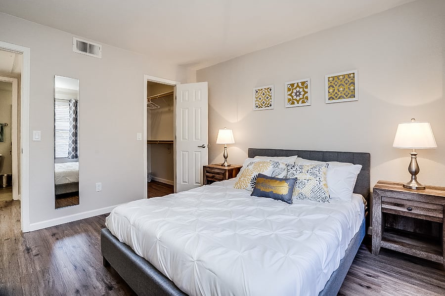 2nd bedroom