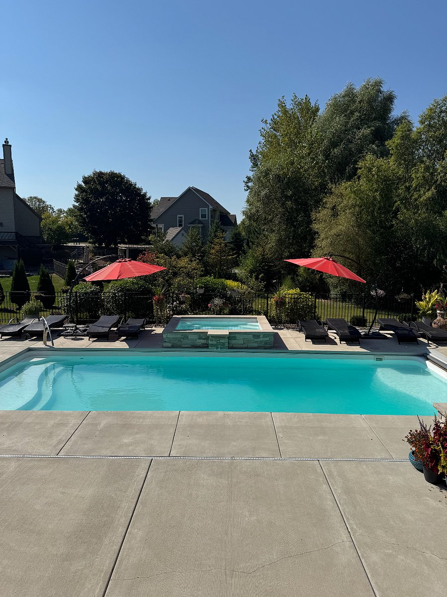 Salt water pool & spa