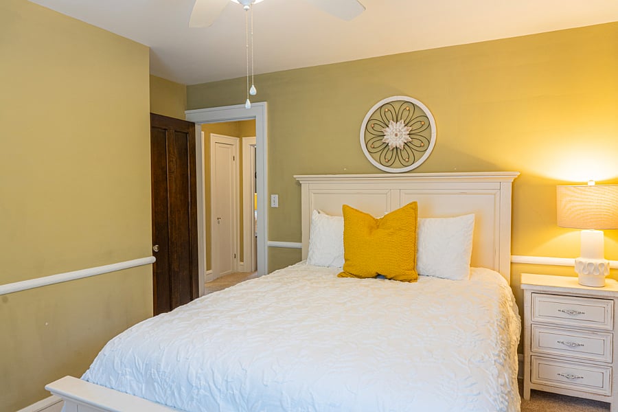 Bedroom #2, Queen bed