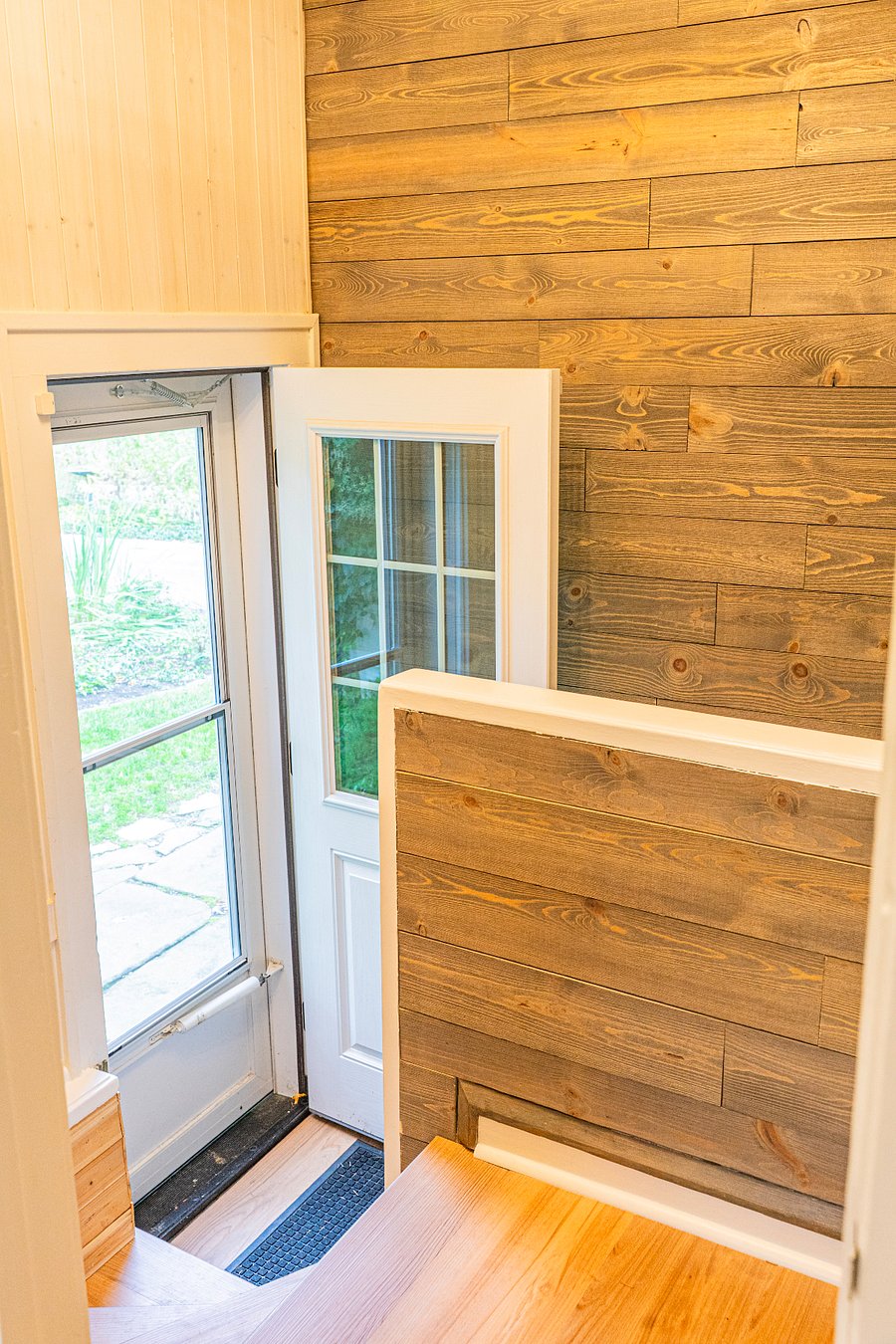 Back porch entry to kitchen and basement