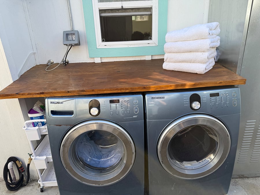 Private dedicated Laundry facilities in the backyard isnt very common, but in Venturas dry and temperate climate, it works well.