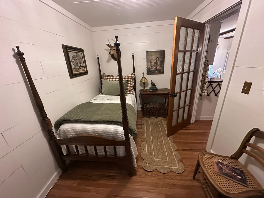 Bedroom 3 / Twin