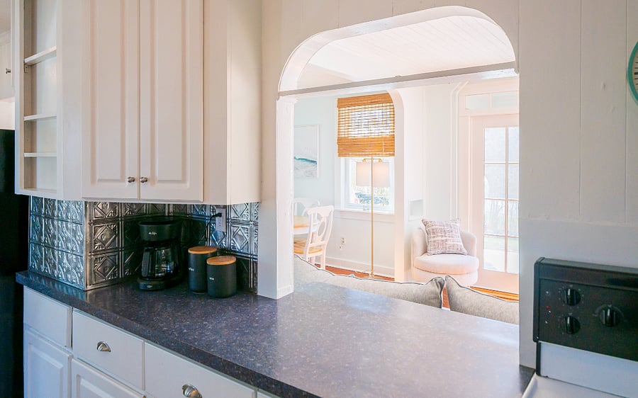 Passthrough from the kitchen