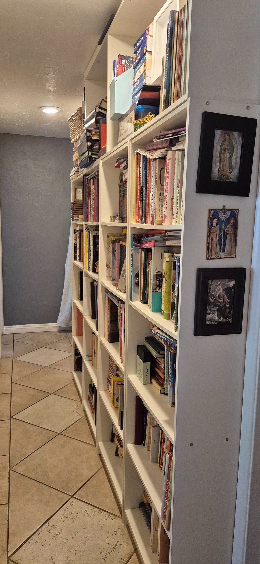 sharing pictures to give you the vibe of the home
