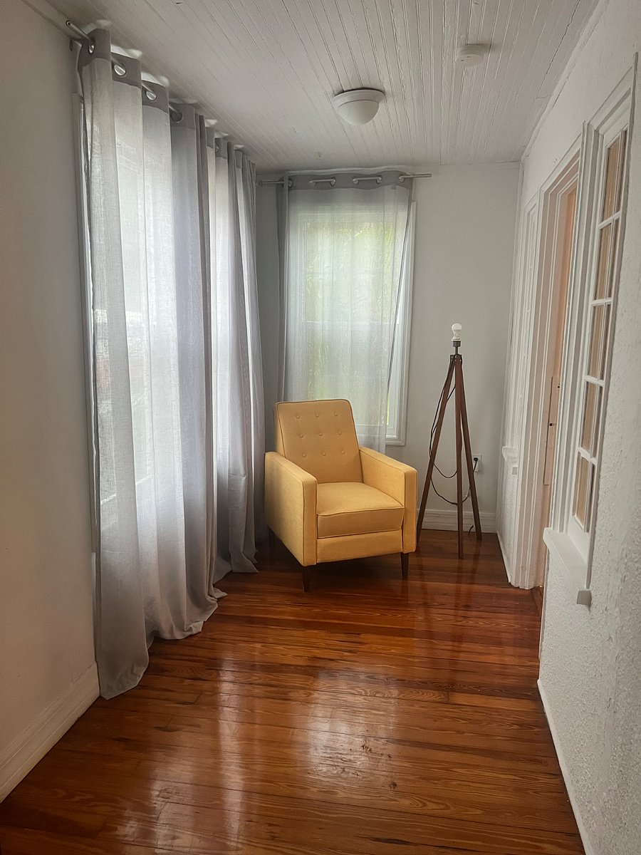 Sitting room off king bedroom