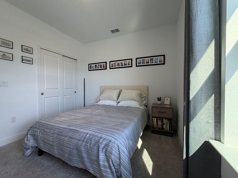 Bedroom #2 (Queen size bed)