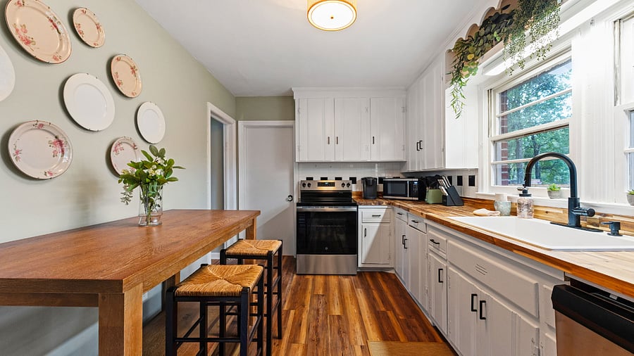 Kitchen - Fully Stocked