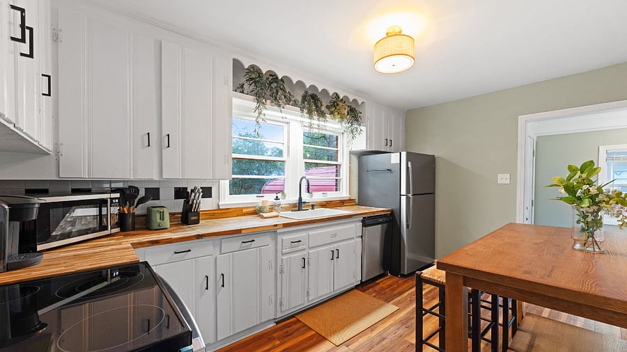 Kitchen - Fully Stocked
