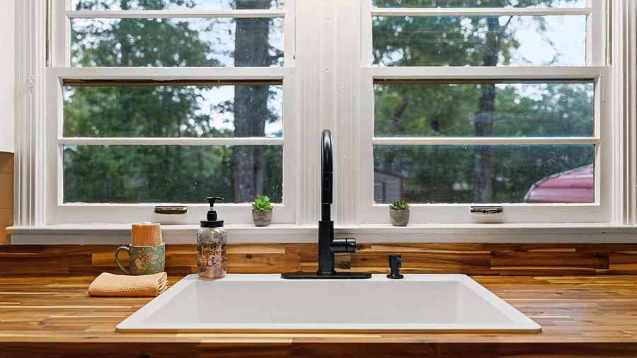 Farmhouse sink